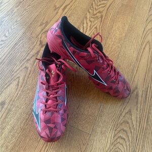 Red Geometric Soccer Cleats with Black & White Accents